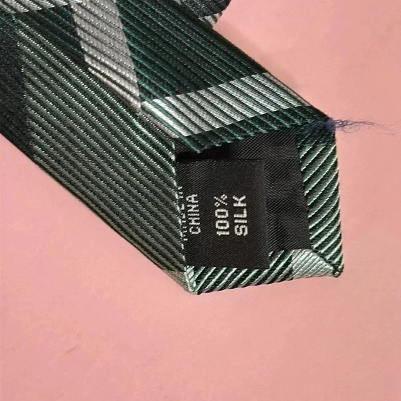 Kenneth Cole Reaction Green Plaid Tie - Picture 5 of 6